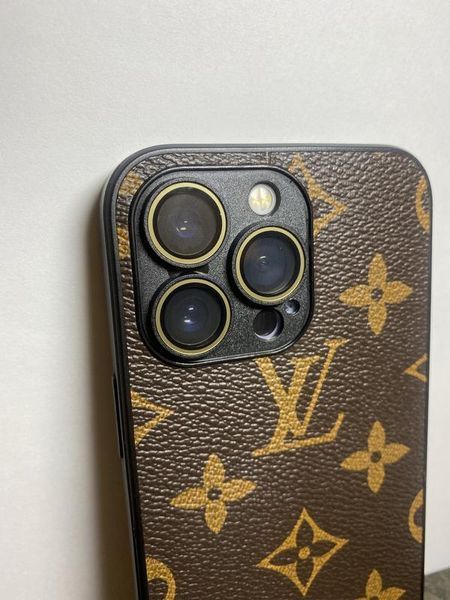 Чохол для iPhone 13 Pro Max із золотистим лого та захистом камери 9955 фото