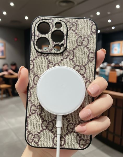 Брендовий чохол GG для iPhone 15 Pro з підтримкою MagSafe + Мікрофібра 9715 фото