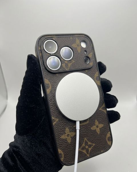 Брендовий чохол  для iPhone 17 Pro  з підтримкою MagSafe + Мікрофібра 9675 фото