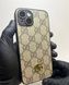 Дизайнерський чохол із металевим логотипом для iPhone 14 , у стилі GG , бежевий 9890 фото 2